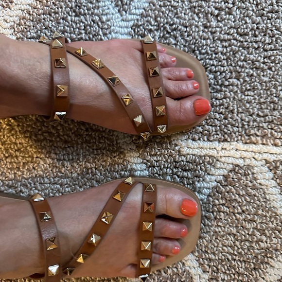 Brown slip on sandals with gold studs - Picture 4 of 6